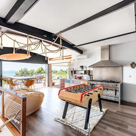 Villa 3 Chambres, Vue Mer, Premiere Ligne, Piscine, A Pieds
